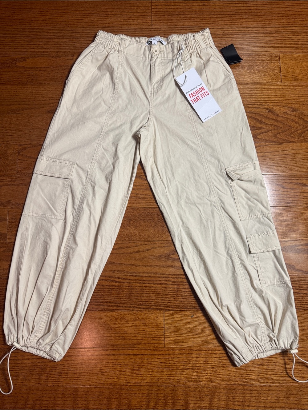 Sz Small Celebrity Pink Cargo Joggers in Cream NWT